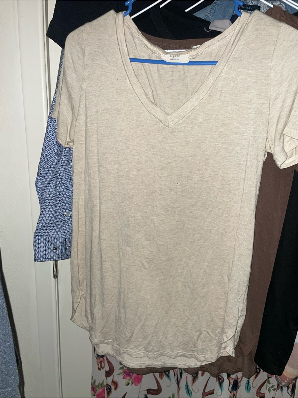 3 small v neck women’s tops